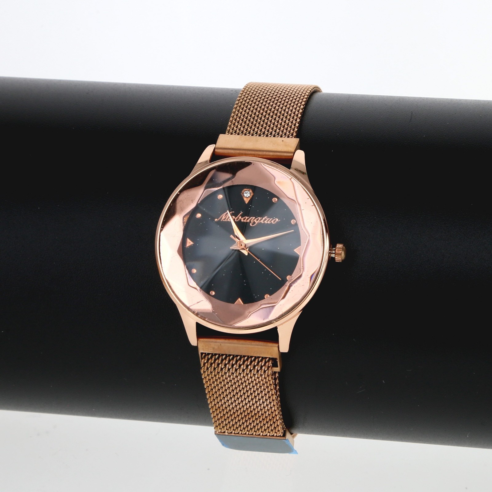 Women’s Rose Gold metallic Finish Easy to Use Magnetized Mesh Band
