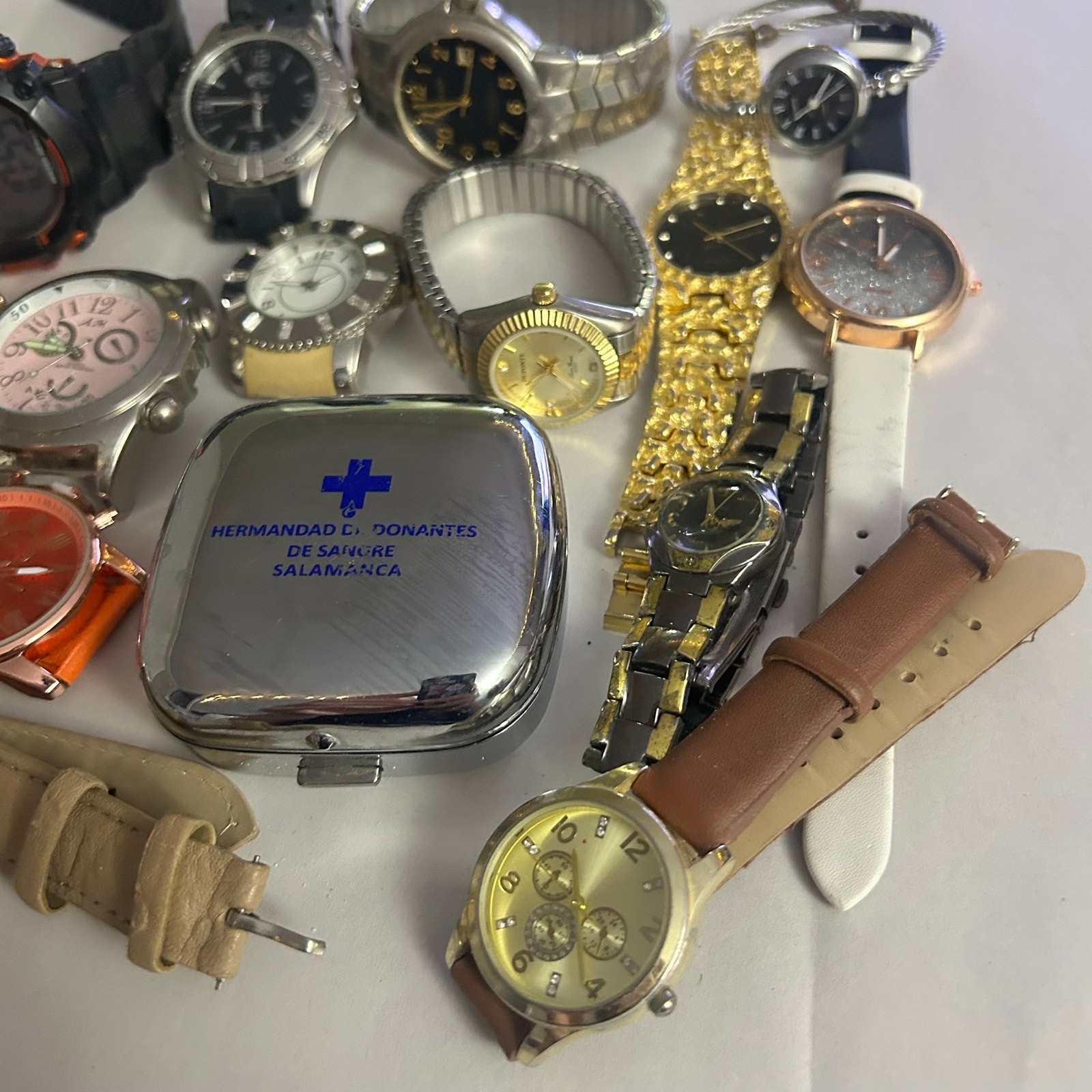 Assorted Watches Used Not Working For Parts Or Pieces lot 18