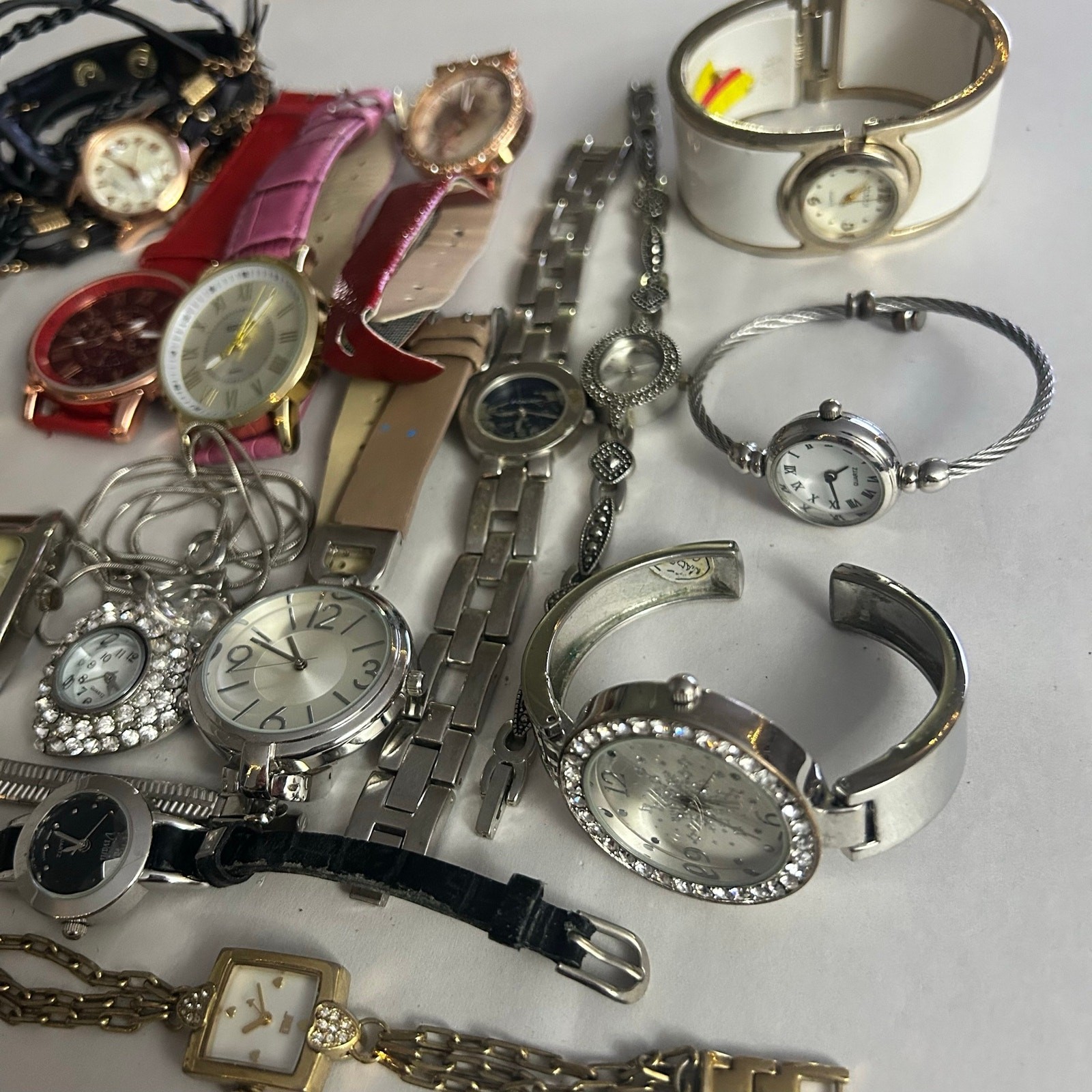 Assorted Watches Used Not Working For Parts Or Pieces lot 14