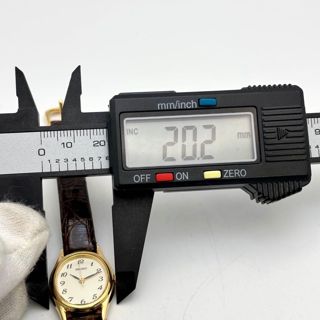 Seiko Oval Black Quartz Vintage Wristwatch Japan New Battery 0613822
