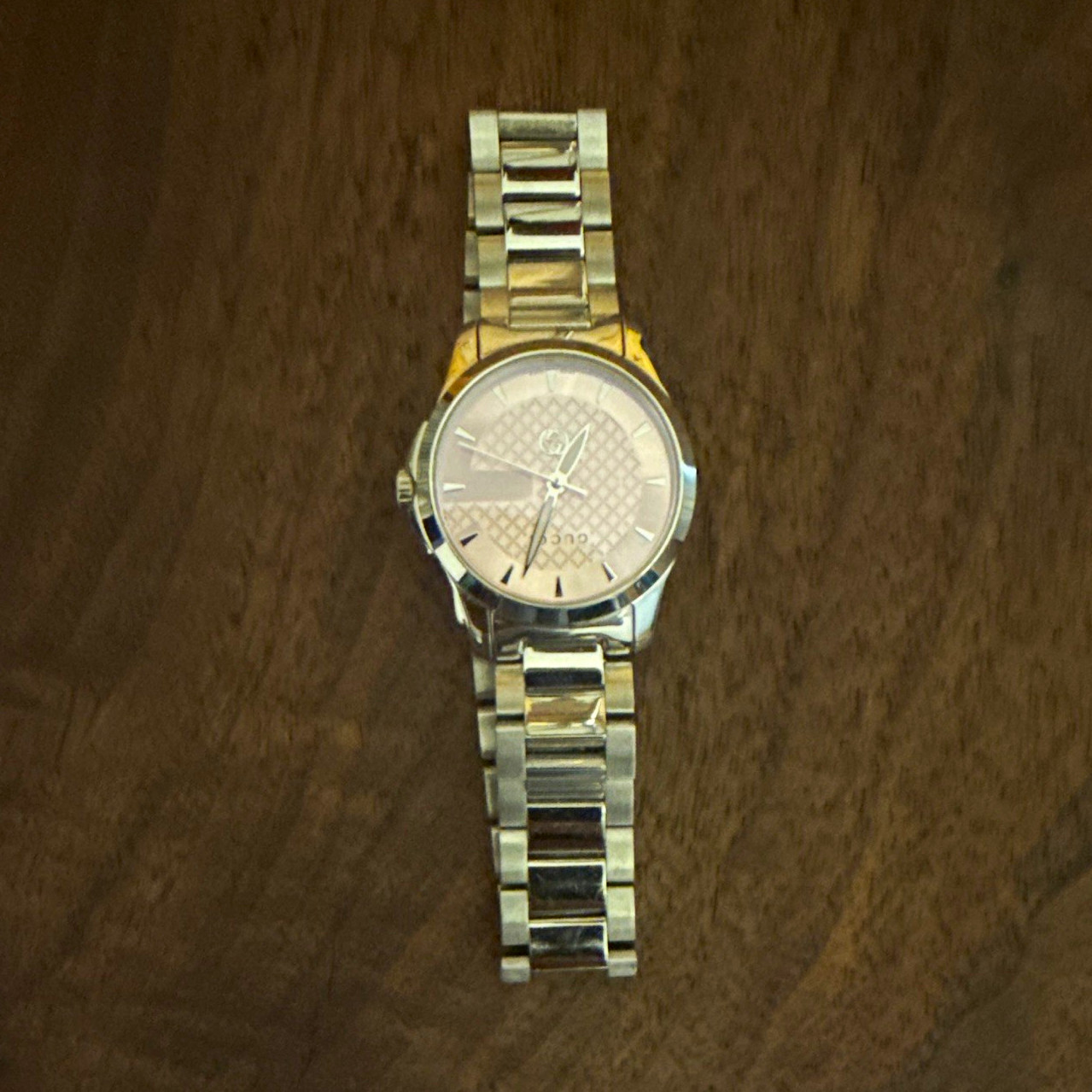 Gucci Silver Dial Analog Wristwatch w/ Silver Metal Bracelet