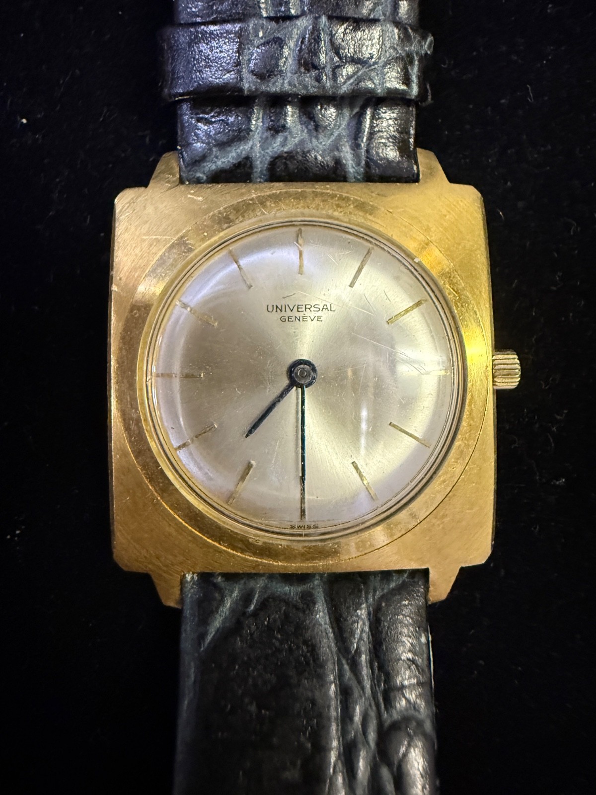 UNIVERSAL GENÈVE 18K GOLD VINTAGE WATCH – MID-CENTURY SWISS ELEGANCE