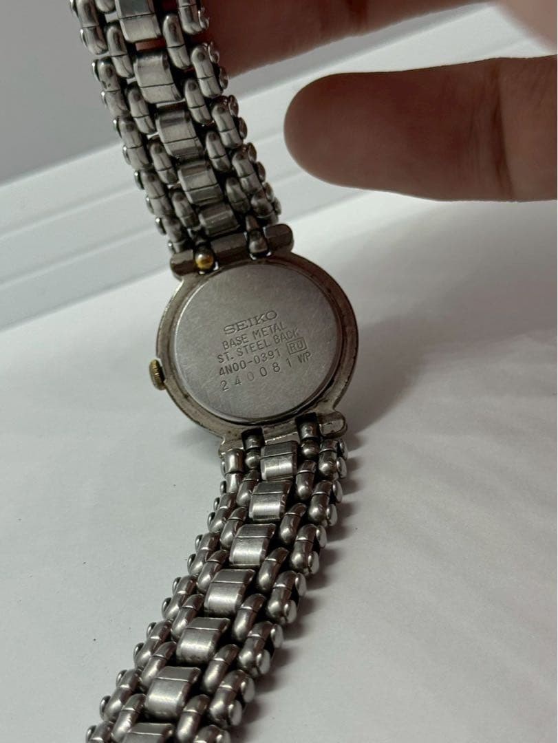 SEIKO watch, ladies’ antique Roman numeral wristwatch.