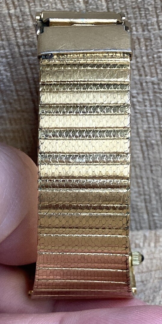 NOT WORKING Vintage Benrus Citation Tank Men’s Quartz Watch Gold Case Japan