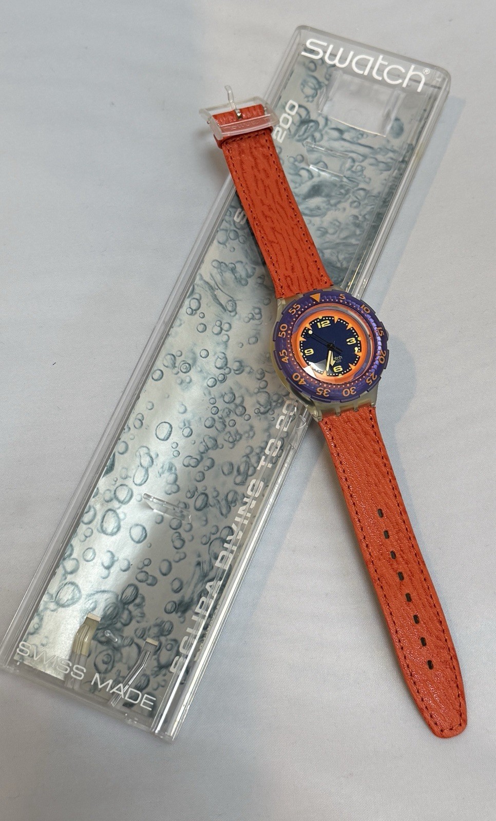 RED ISLAND VINTAGE 1992 Swatch Scuba 200 SDK106 – New Old Stock Box & Papers