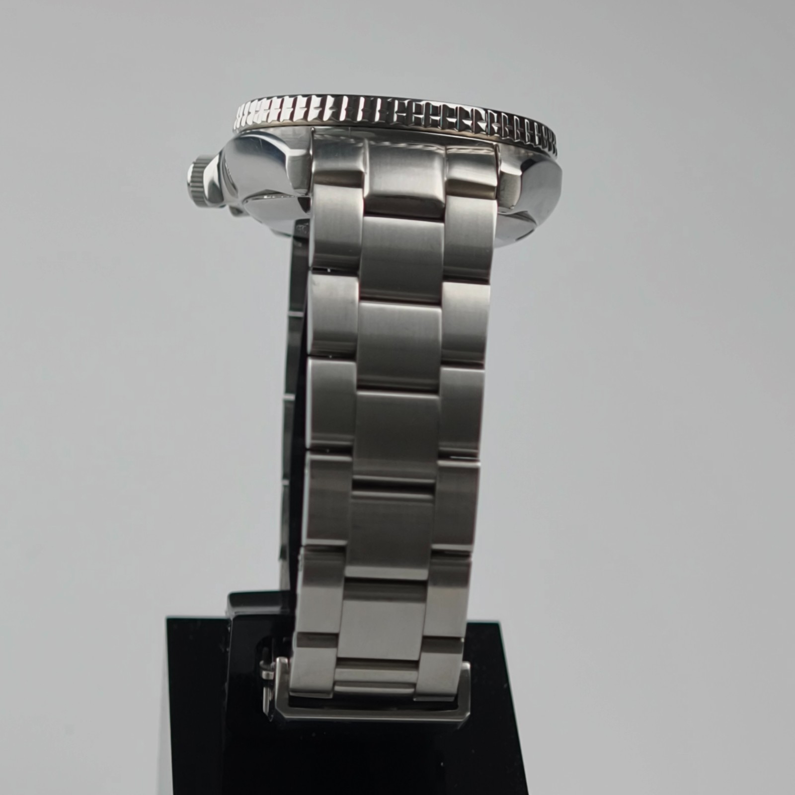 Seiko SKX013 7S26-0030 Midsize Automatic Diver Watch – High-End MiLTAT Strap