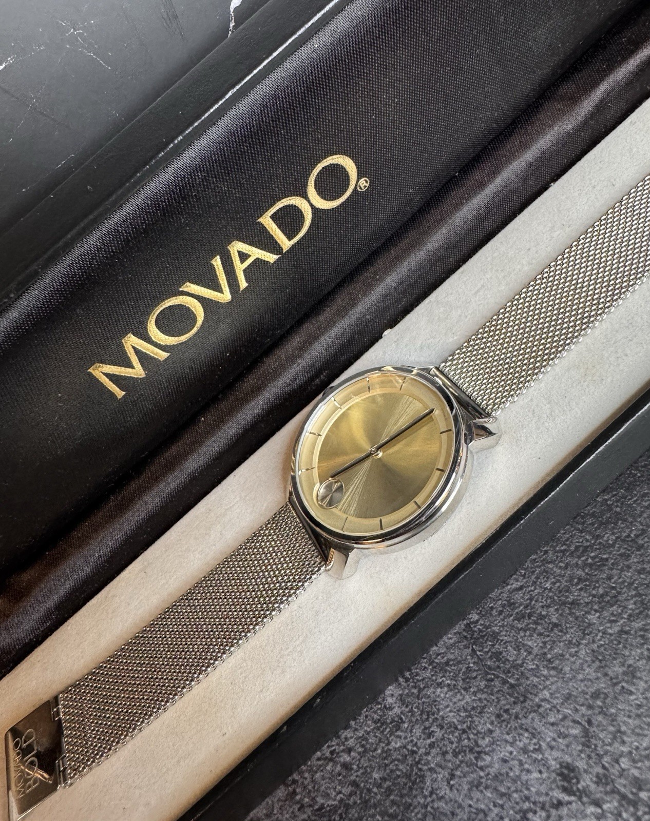 Movado Bold Museum • MB.01.3.14.1807 • Gold Dial • Swiss Quartz Mesh Watch