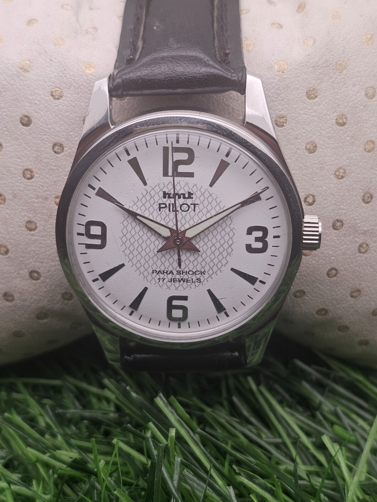 Beautiful Men’s HMT Pilot Parashock Mechanical Wind 17J Watch White Dial
