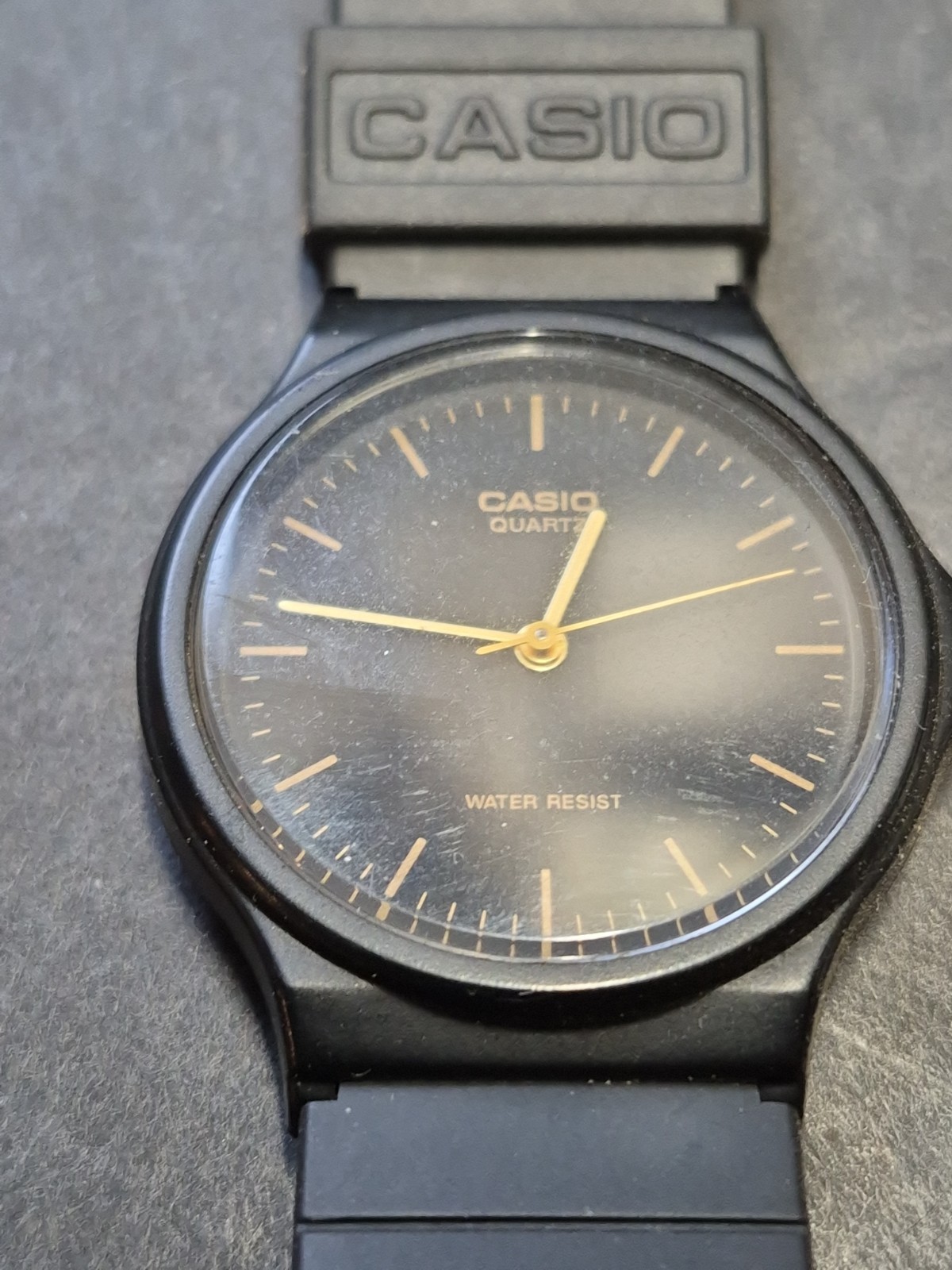 Mens Casio 1330 Round Slim Black Rubber Silicone Band Analog Watch MQ-24 New Bat
