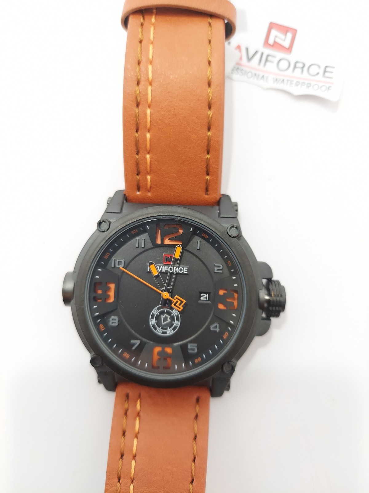 NAVIFORCE NF8023 Men’s Quartz Watch Leather Strap Sport Waterproof