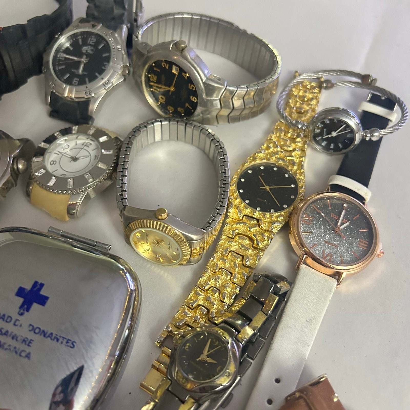 Assorted Watches Used Not Working For Parts Or Pieces lot 18