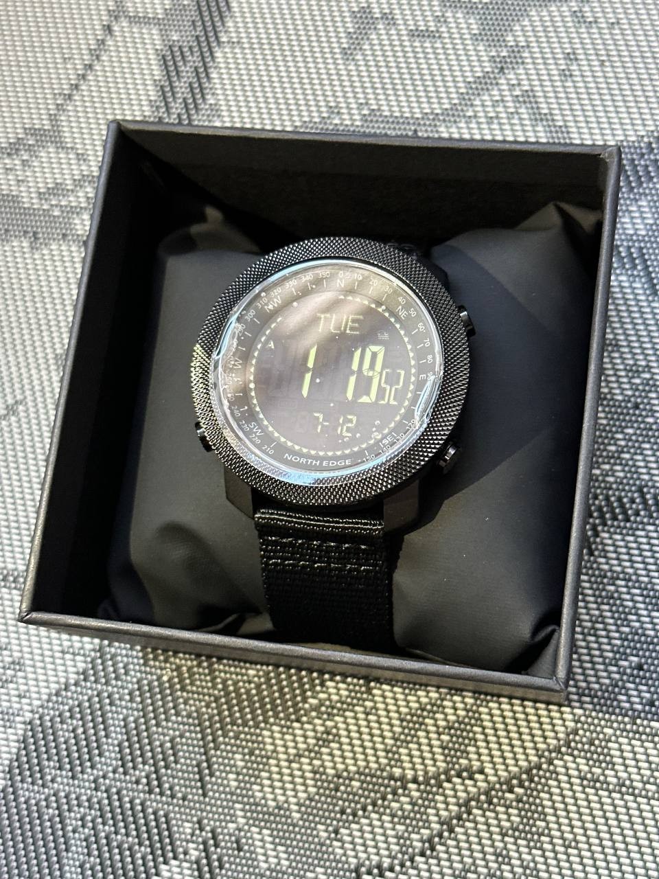 North Edge Apache 5BAR Men’s Waterproof Tactical Wristwatch with Compass, Quartz