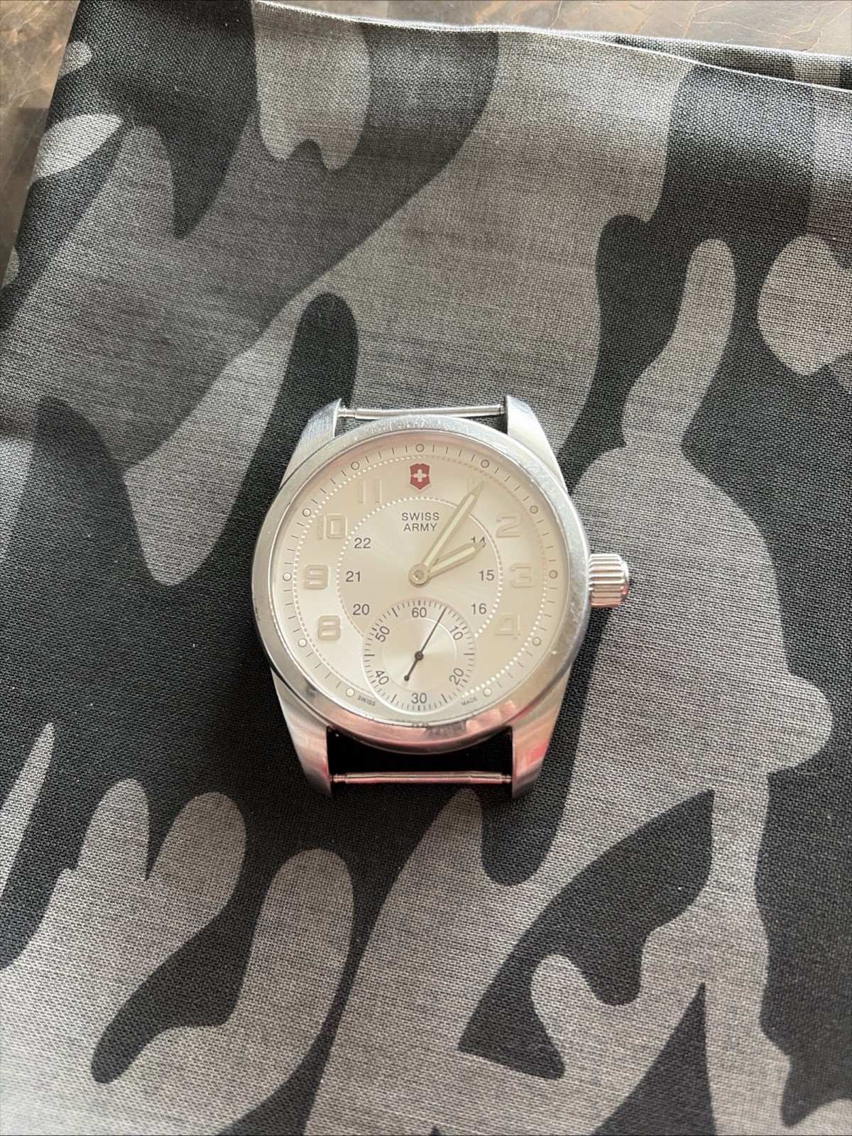 Victorinox Swiss Army Ambassador XL 45 mm manual wind WR 100m
