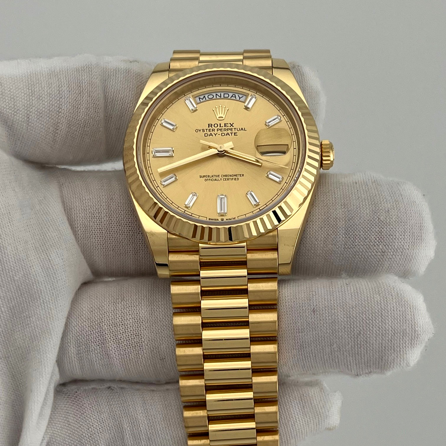 2025 Rolex Day Date President 228238 40mm Factory Baguette Diamond Dial 18k Gold