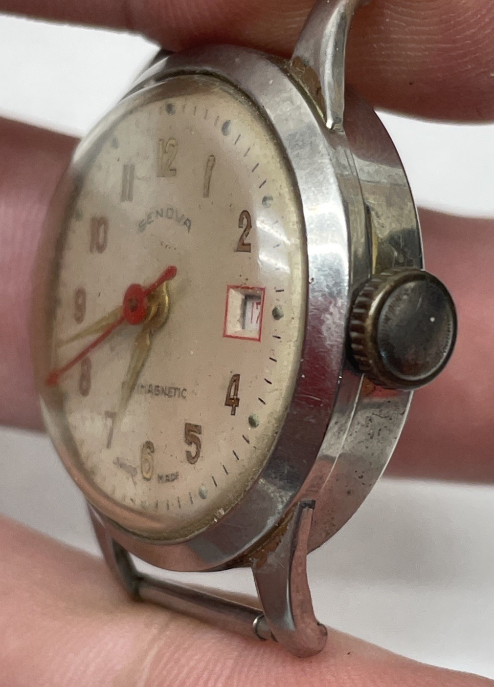 Vintage Genova Winding Watch Antimagnetic Swiss Made Mohertus Trading. 1 Jewel.