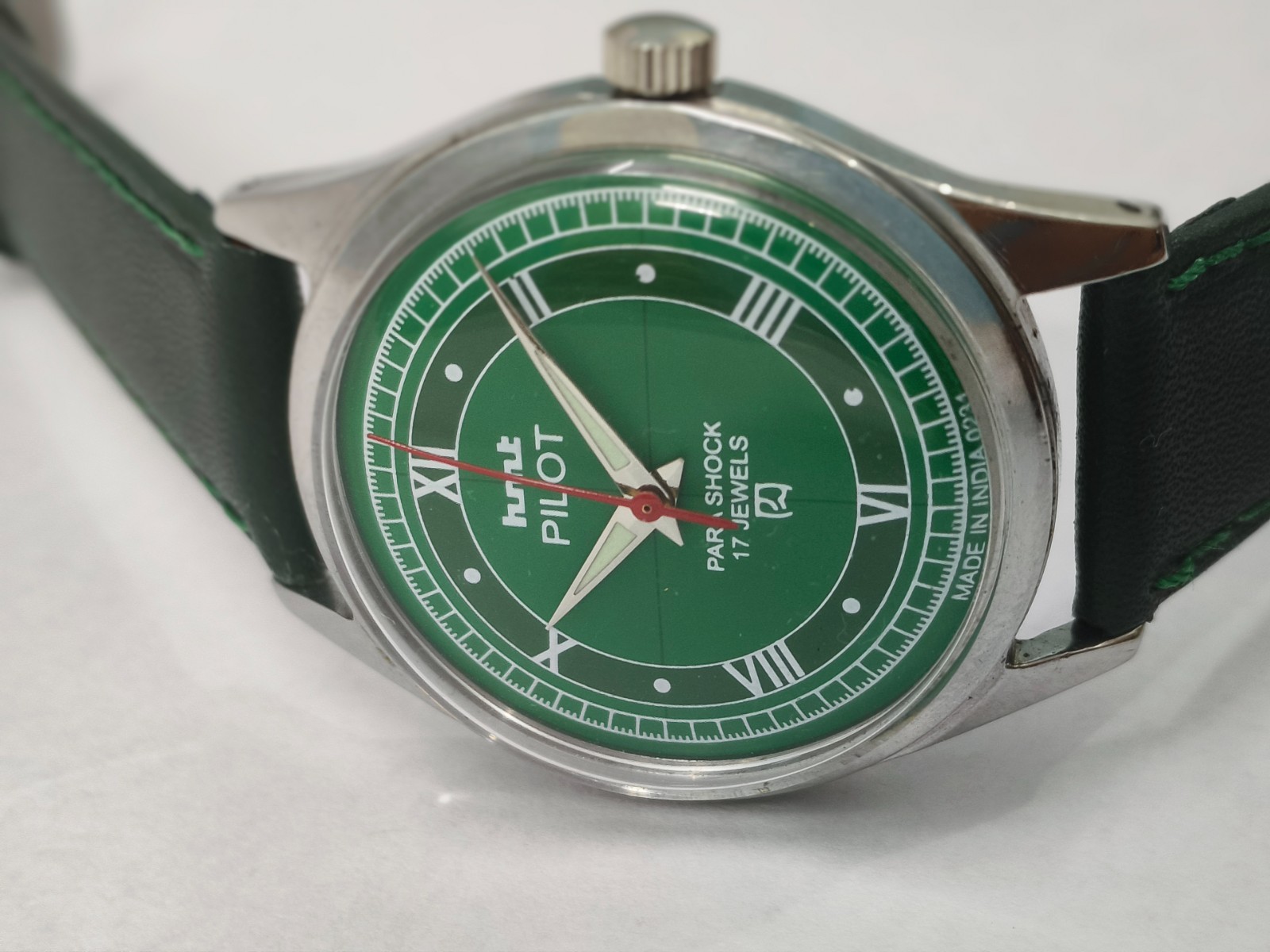 Vintage HMT Pilot Green 17 Jewels Mechanical Hand Winding Men’s Wrist Watch