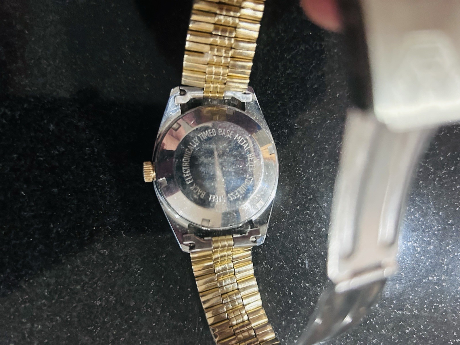 Caravelle Men’s Quartz Two-Tone Fluted Bezel Date Watch Silver Dial Bracelet