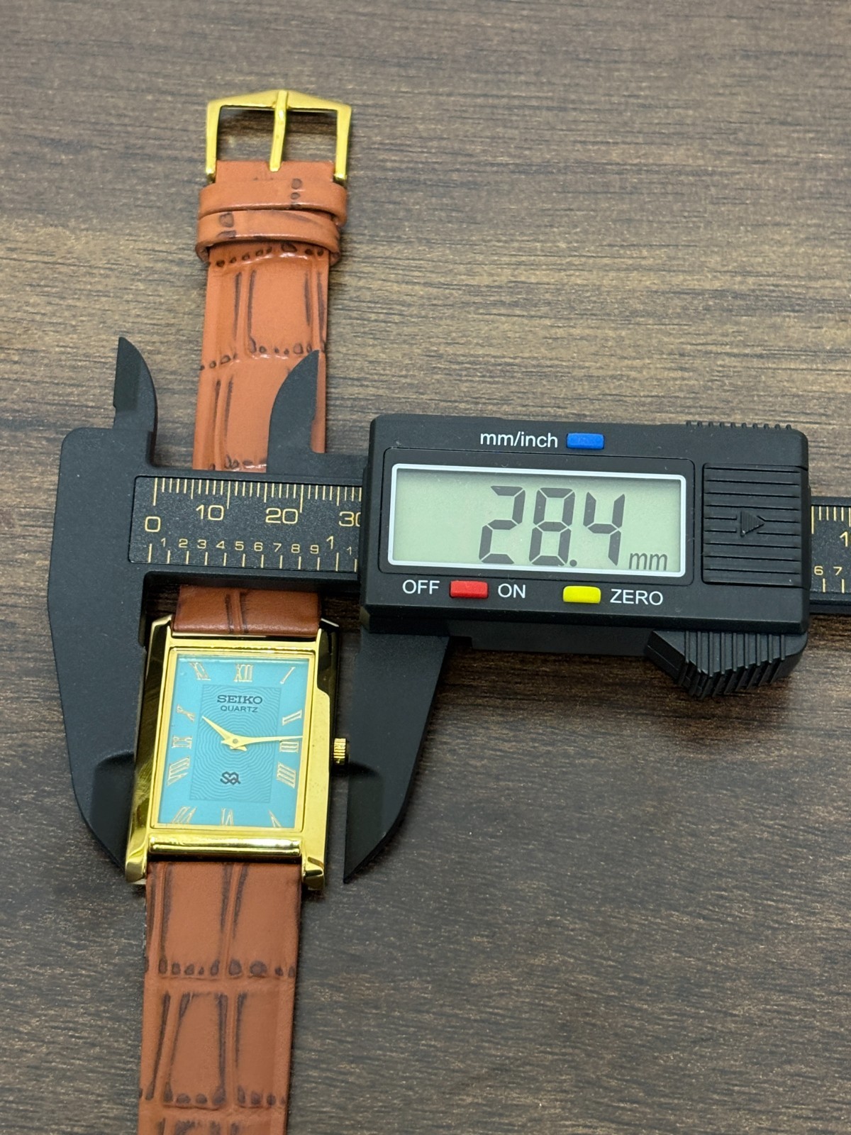 Vintage Classic Seiko slim Men’s Wrist watch -Leather Strap-Golden Plated