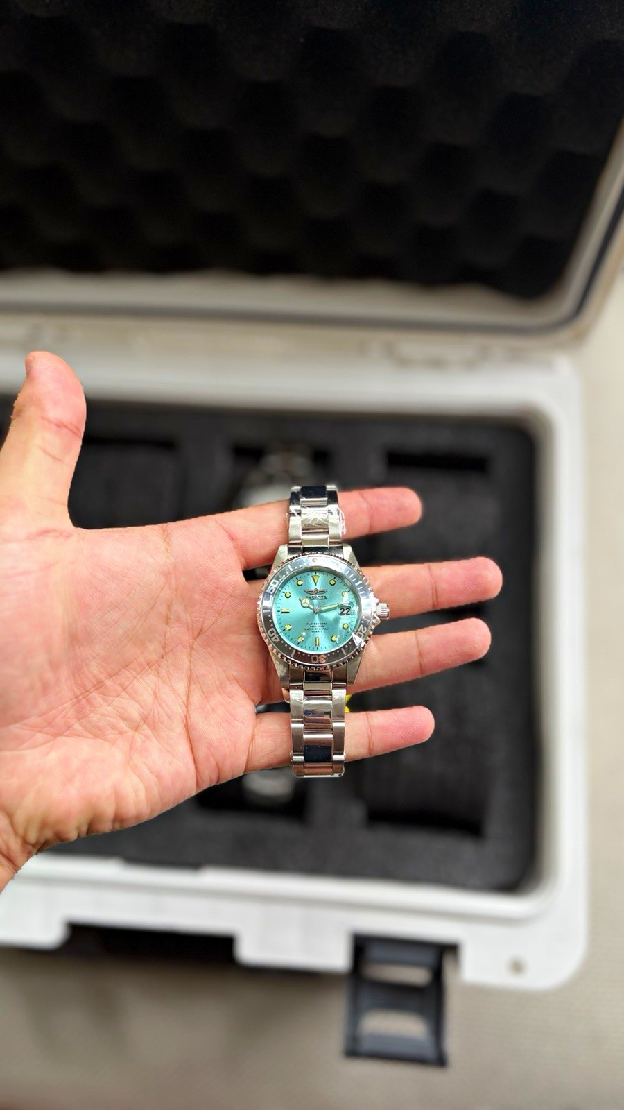Invicta Pro Diver Anchoris 40mm Blue Dial 200m Stainless Bracelet w/ Box