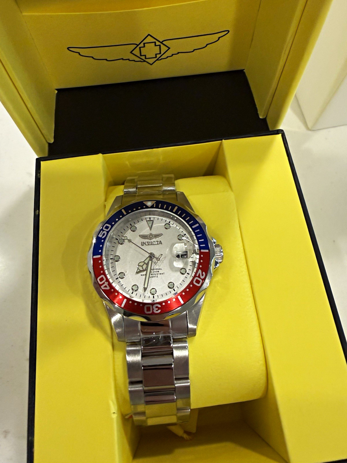 Invicta Pro Diver Men’s Watch 37.5mm White Dial Pepsi Bezel Steel 17047 NEW