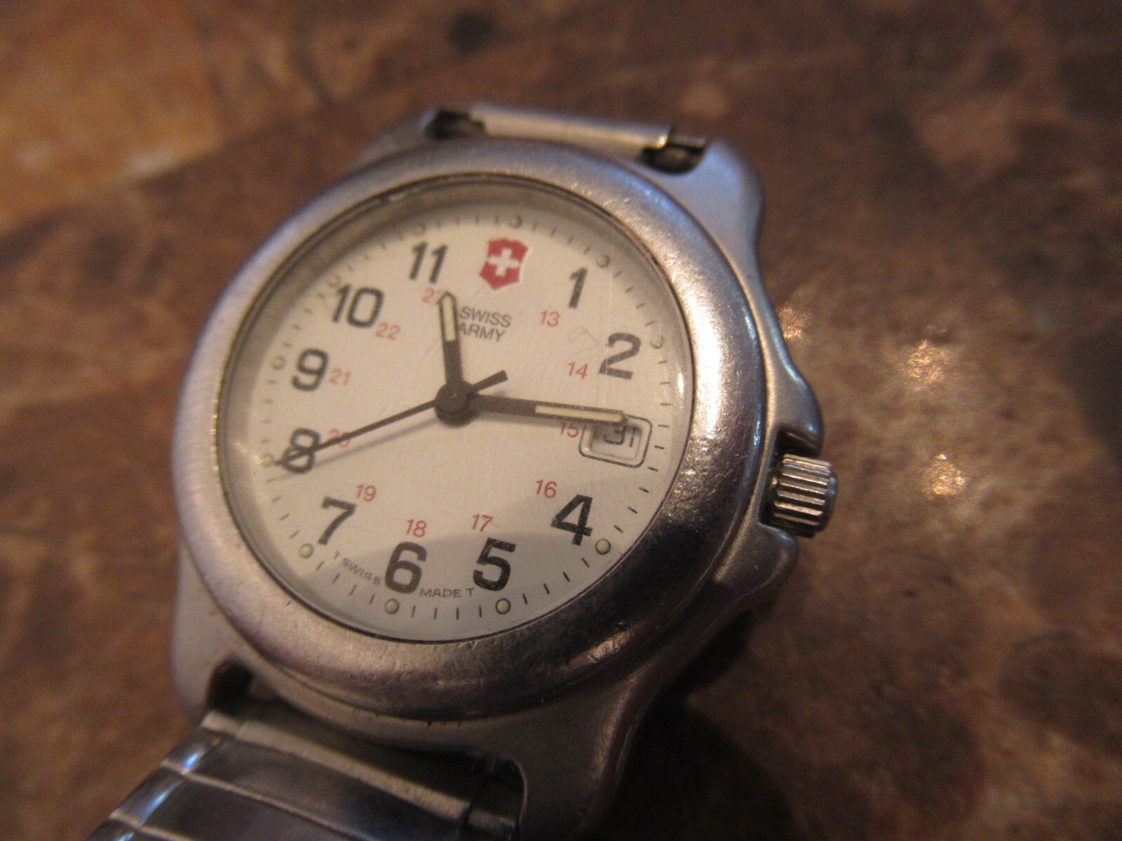 Vtg SWISS ARMY Watch Women 330 ft STRETCH CHROME BAND