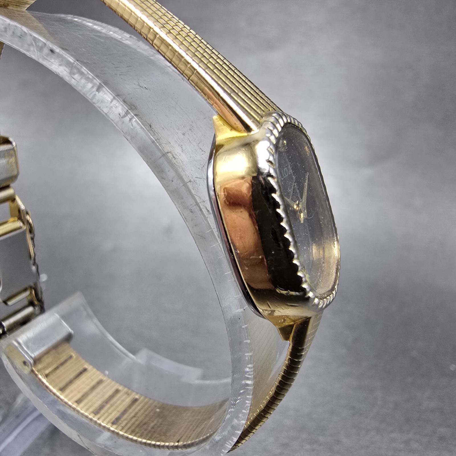 Bulova Watch Women 16mm Black Dial Gold Tone Oval 84505 New Battery Vintage