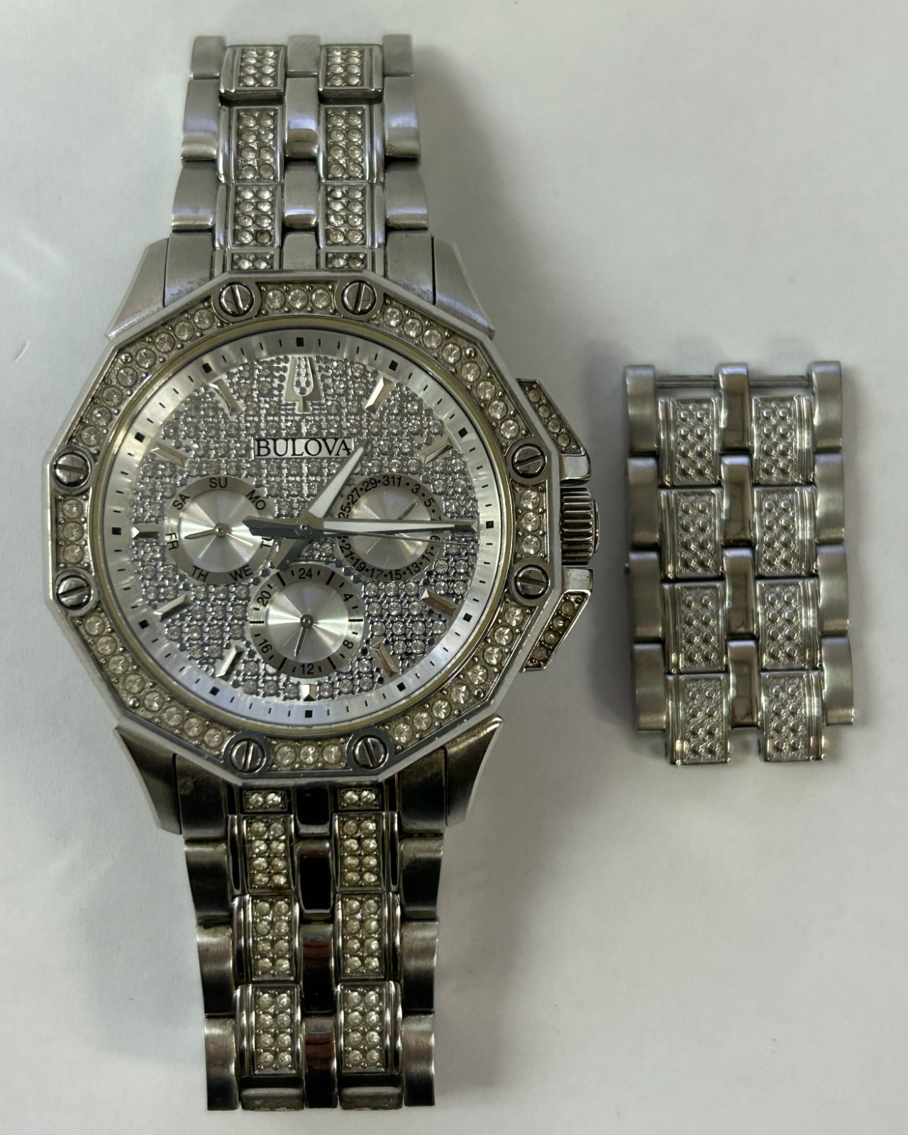 (MA6) Bulova Octava Gem Set Calendar Quartz Wrist Watch Ref 96C134