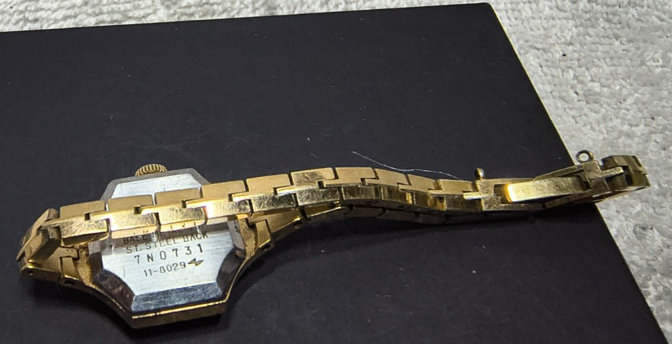 Seiko Burgundy Sunburst Dial 11-8029 Hexagon Watch Faceted Crystal Wind Up Works