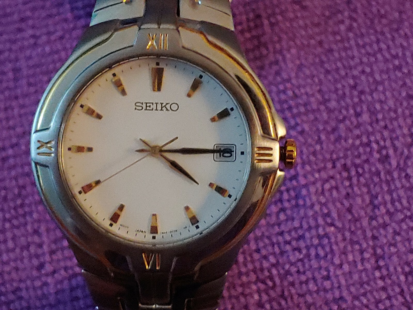 SEIKO MEN’S TIMEPIECE #7N42-6000 GORGEOUS WHITE DIAL W/ GOLD COLORED HOUR MARKS