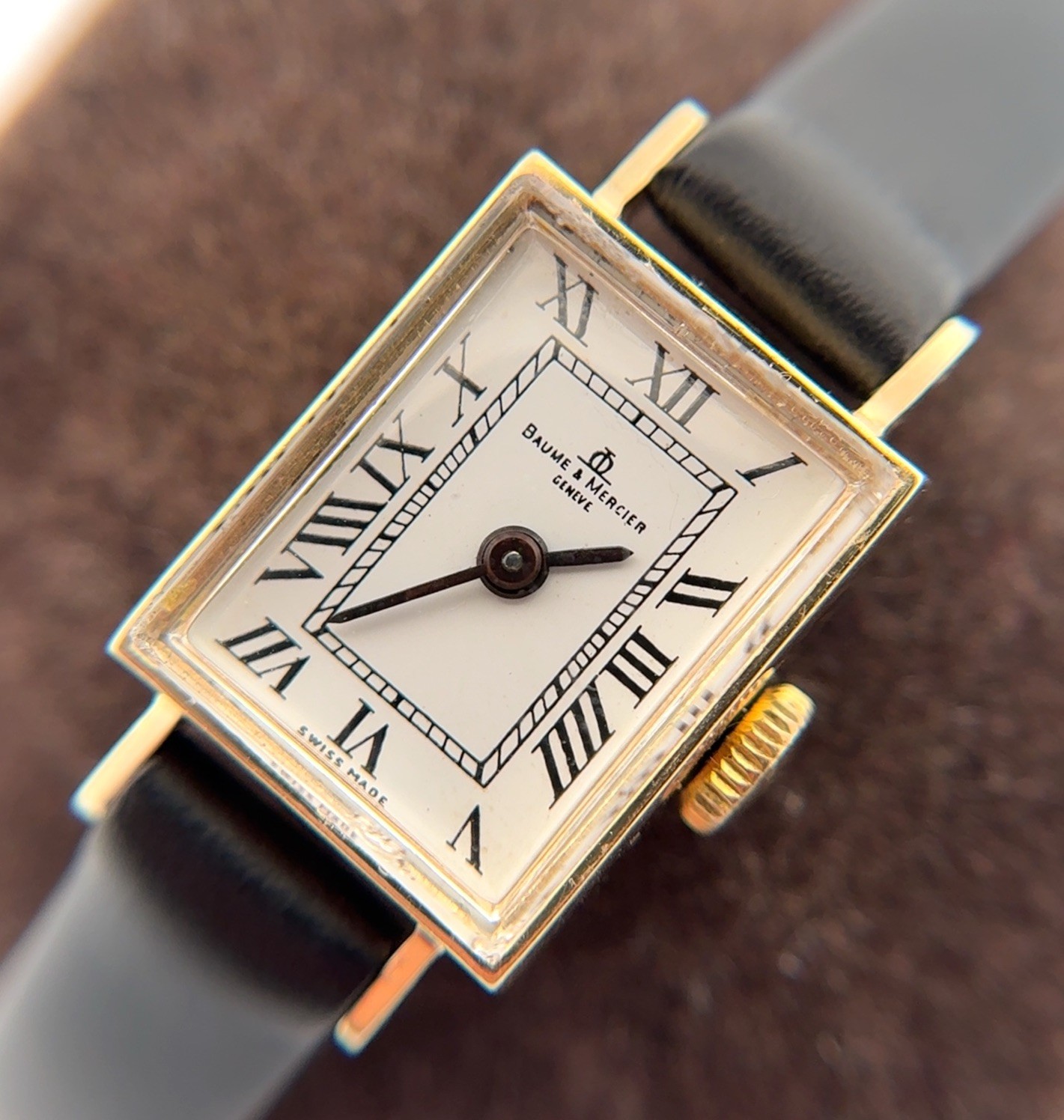 13.5mm Baume & Mercier 14k Yellow Gold Manual-Wind Ladies Swiss Made Wristwatch