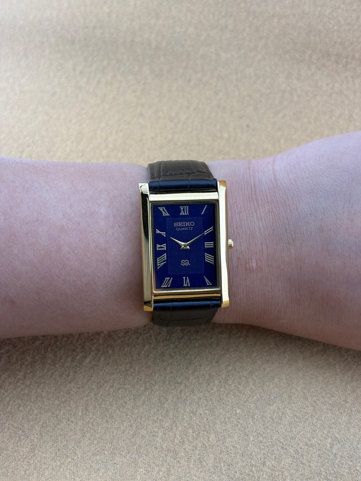 RARE GOLD BLUE Vintage Seiko Slim Quartz Men’s Wrist Watch