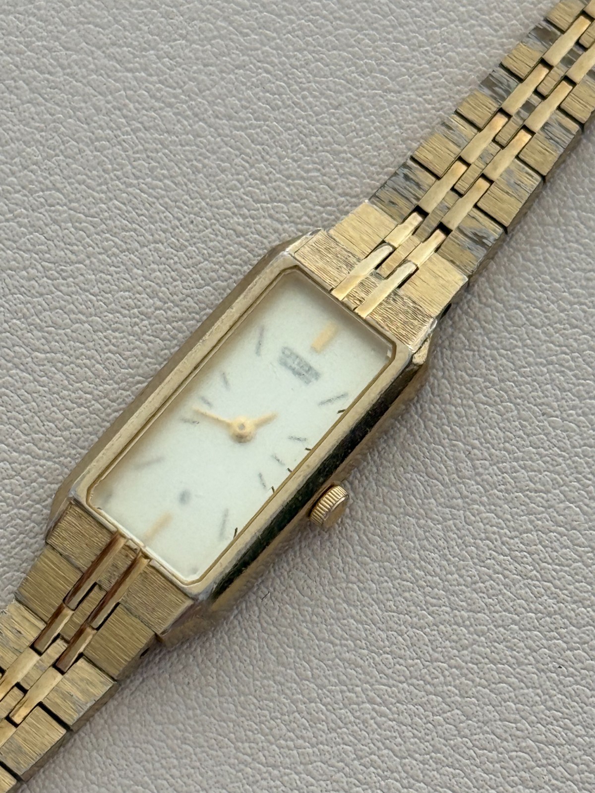 Vintage Citizen Quartz Ladies Gold Tone Watch 5421-S18523 Rectangular Dial 13mm