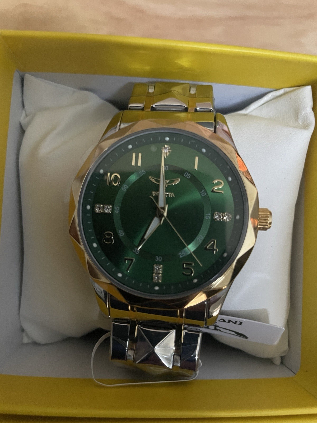 Invicta Lot of 4 Watches Speciality Silver Gold Green Collection Bulk Assorted
