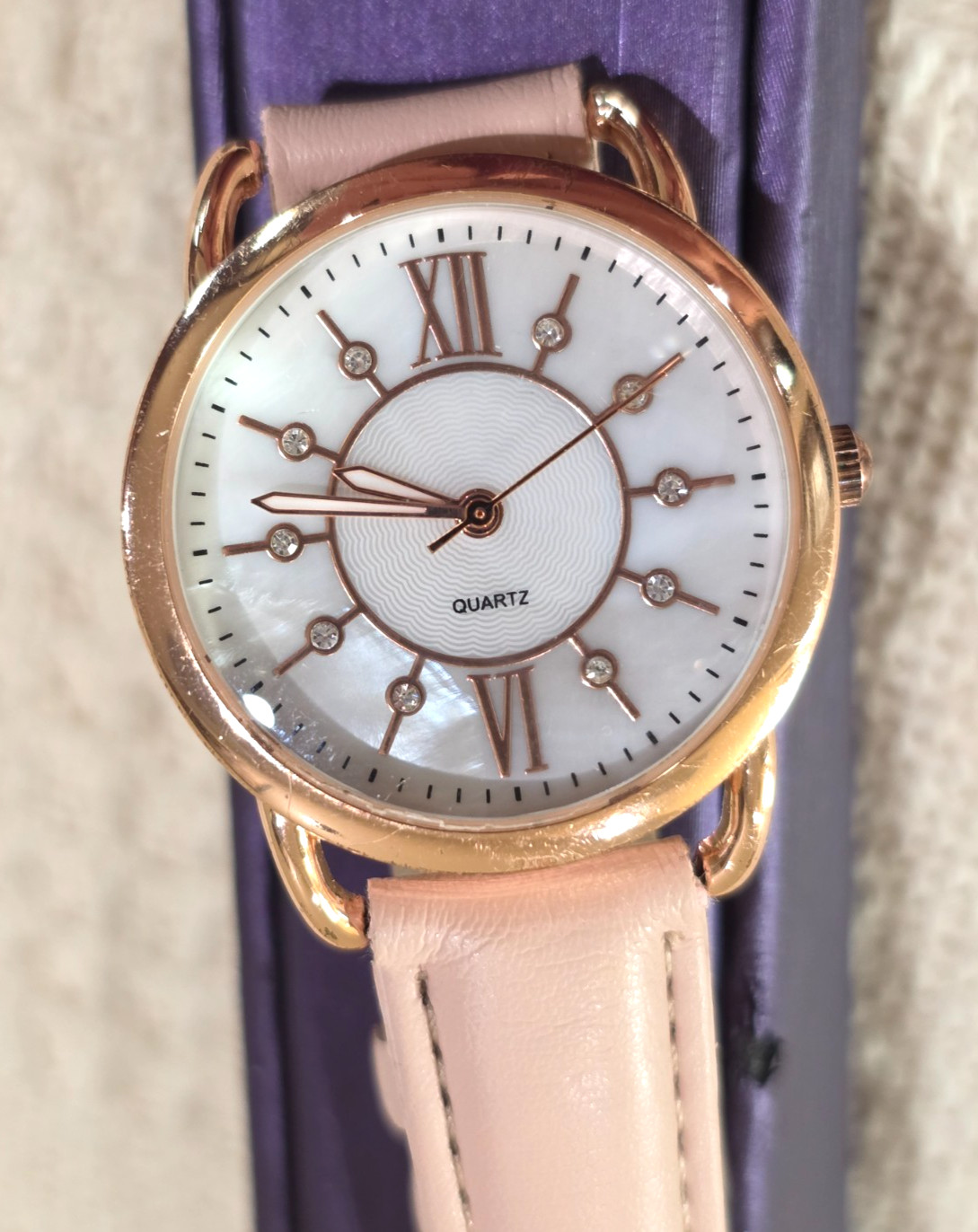 Rose Gold Bezel MOP Face Crystal Hour Marks Easy to Read Women’s Watch Runs Well