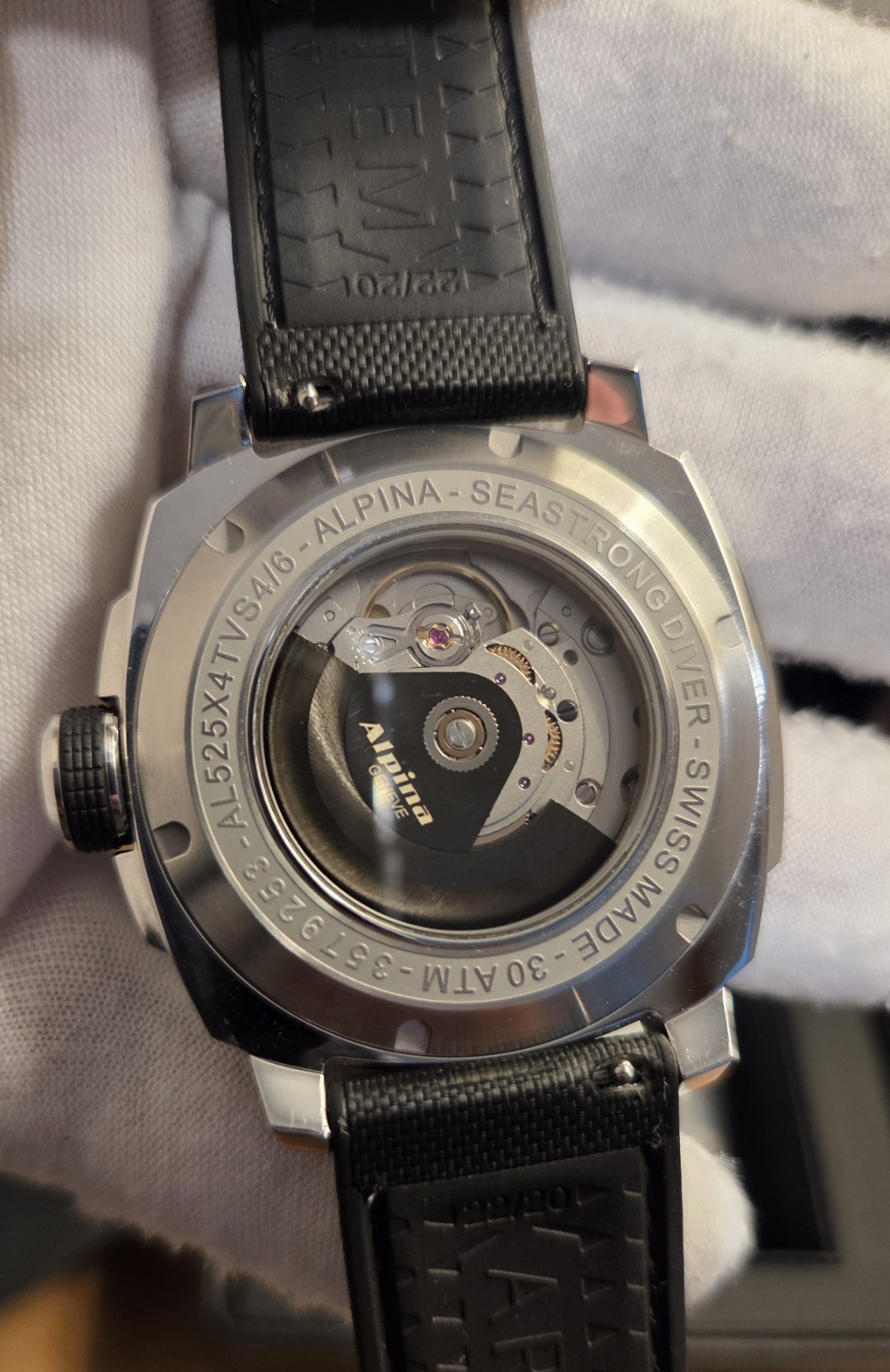 Alpina Seastrong Automatic Diver 300m black dial red bezel – excellent condition