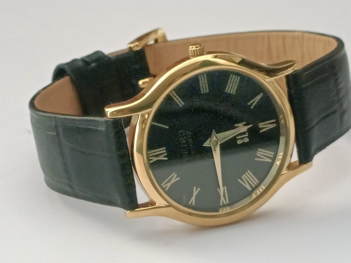 Vintage Seiko Quartz Japan Made Black Dial Men’s Wrist Watch Looking Good
