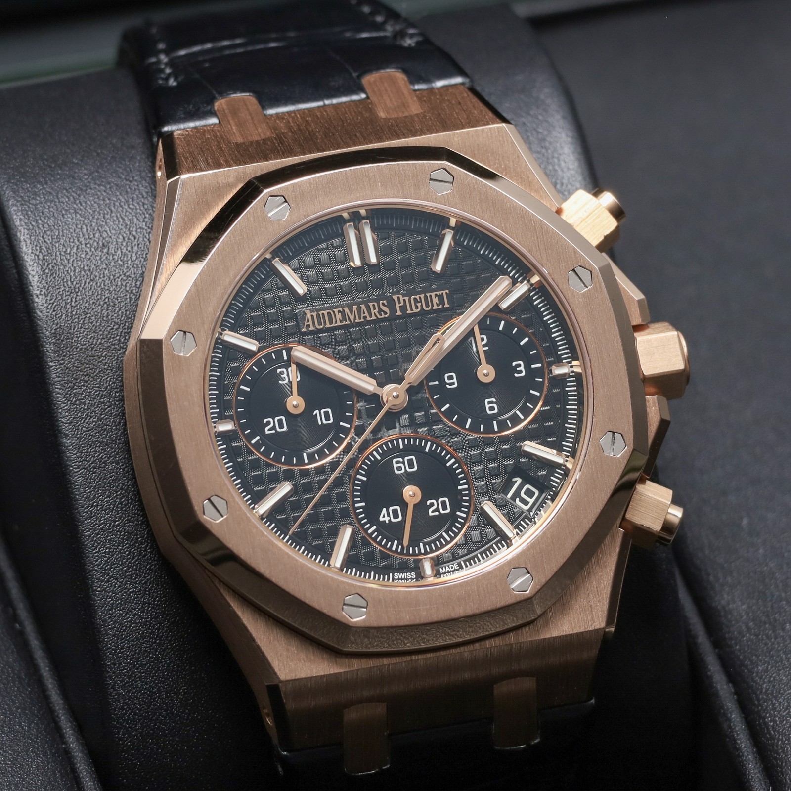 Audemars Piguet Royal Oak 41mm Rose Gold Black Tapisserie Dial Strap 26240OR