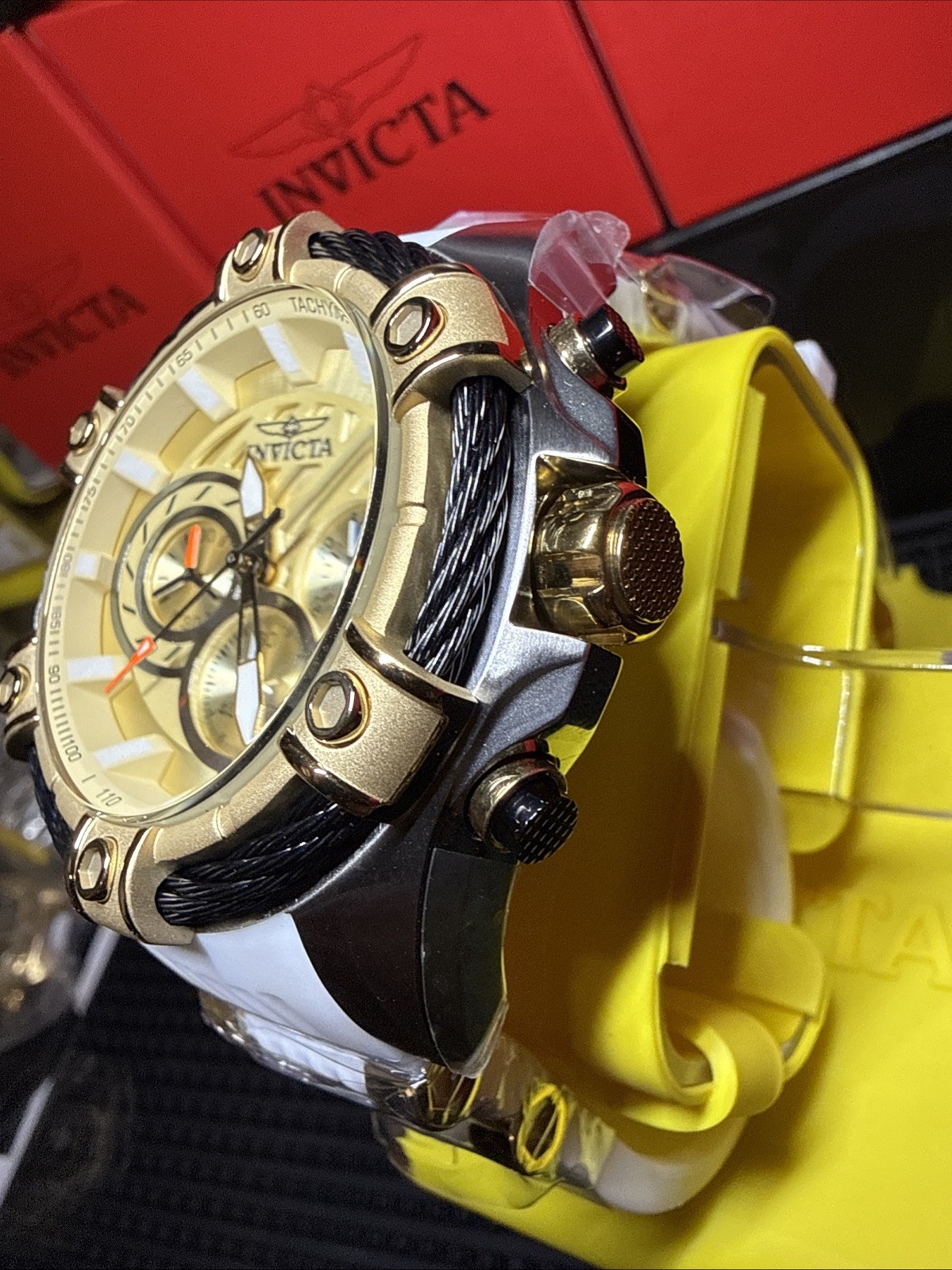 Invicta Bolt 52m 25528