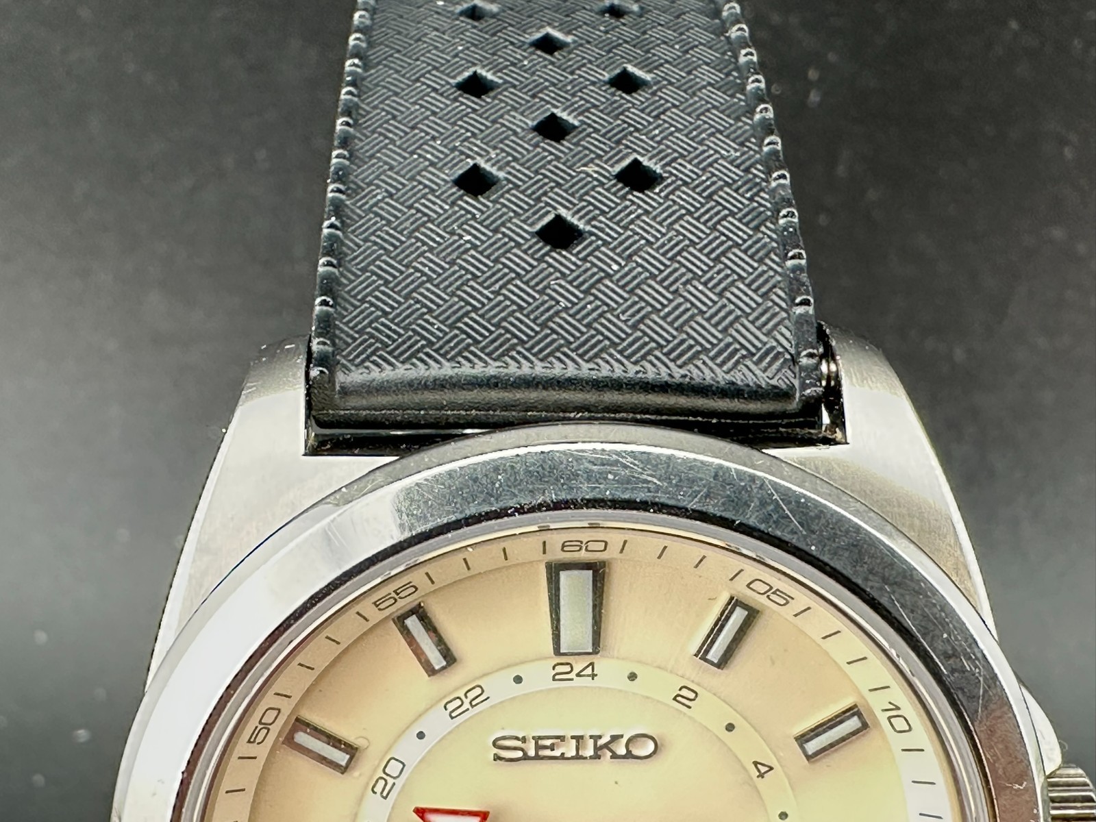 SeikoPerpetual Calendar GMT Men’s Cream Dial Date 40mm Quartz Watch 8F56-00M0
