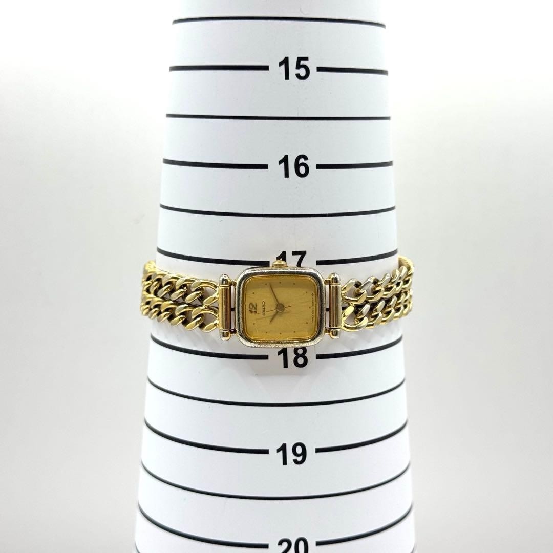 Excellent condition, fully functional SEIKO quartz gold square women’s watch