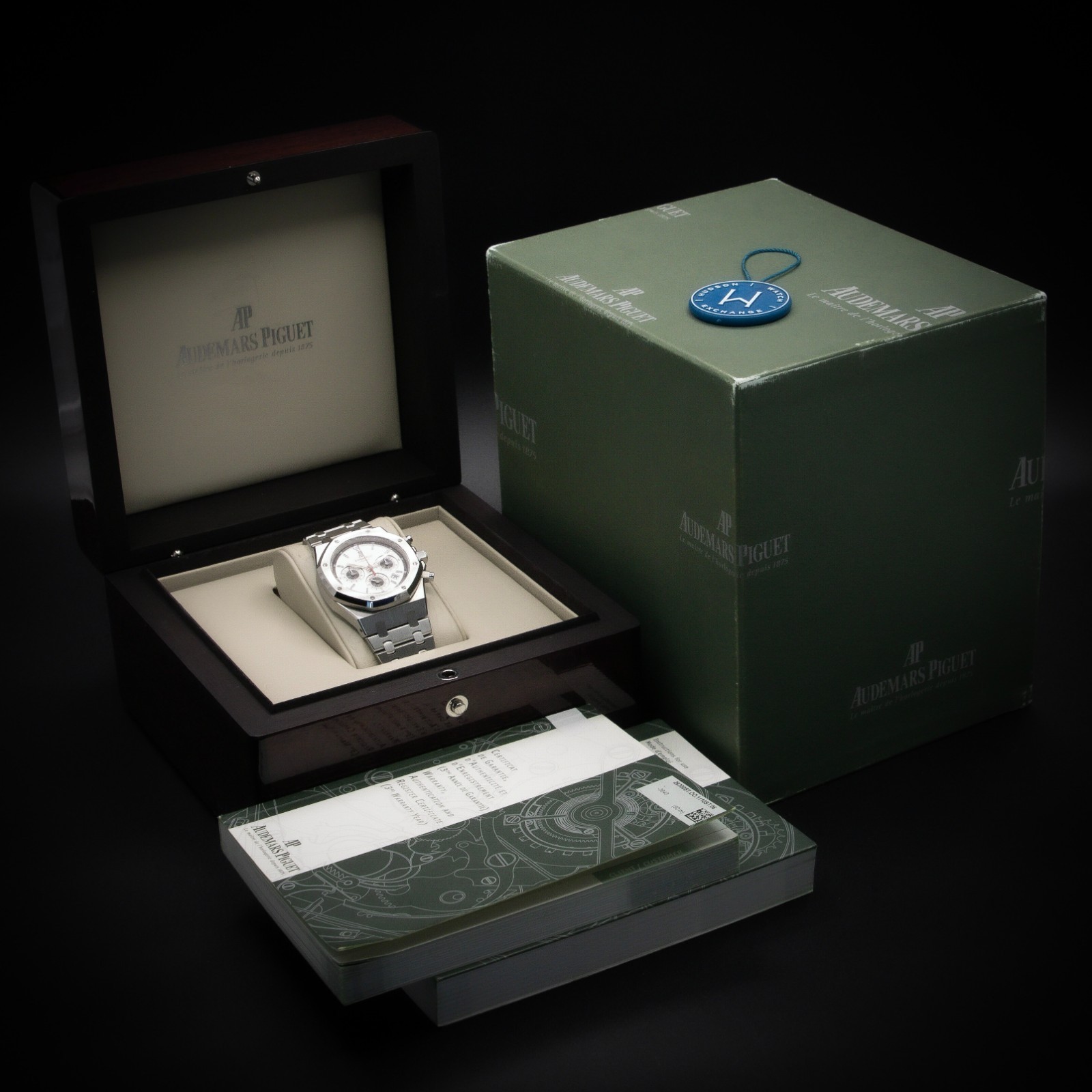 AUDEMARS PIGUET Royal Oak Chronograph 39 | “Panda” | Ref. 26300ST.OO.1110ST.06 |