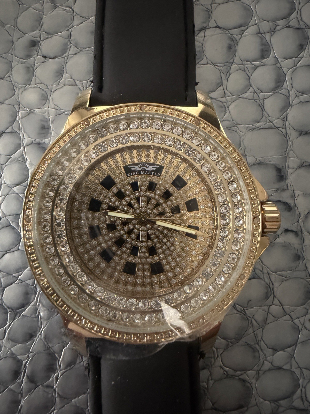 Kings Master Men’s Stainless Gold-tone Case Black Leather Band 0.12ct Diamond