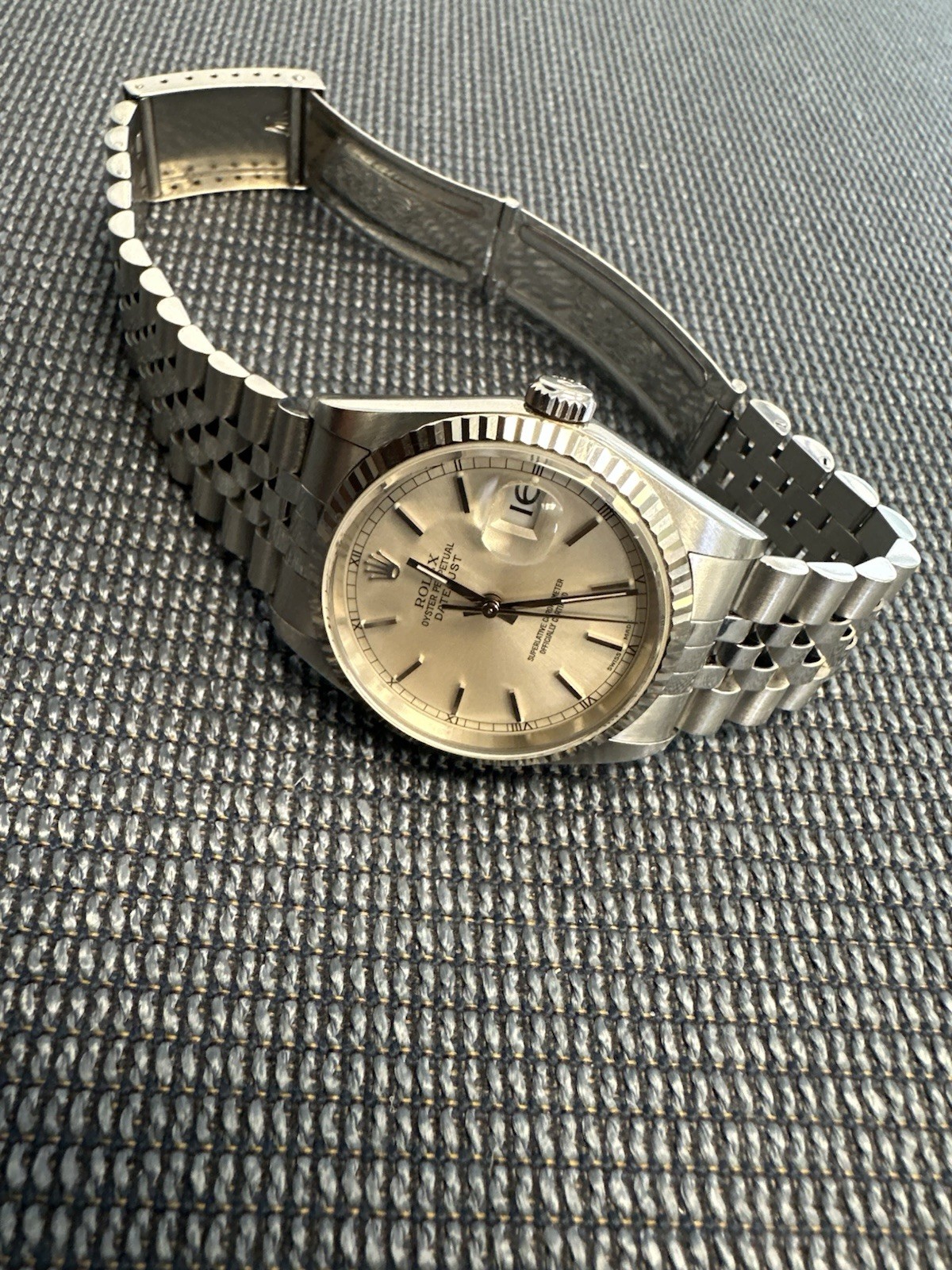 Rolex Datejust Silver Men’s Baton Indexes Dial Watch – 16234