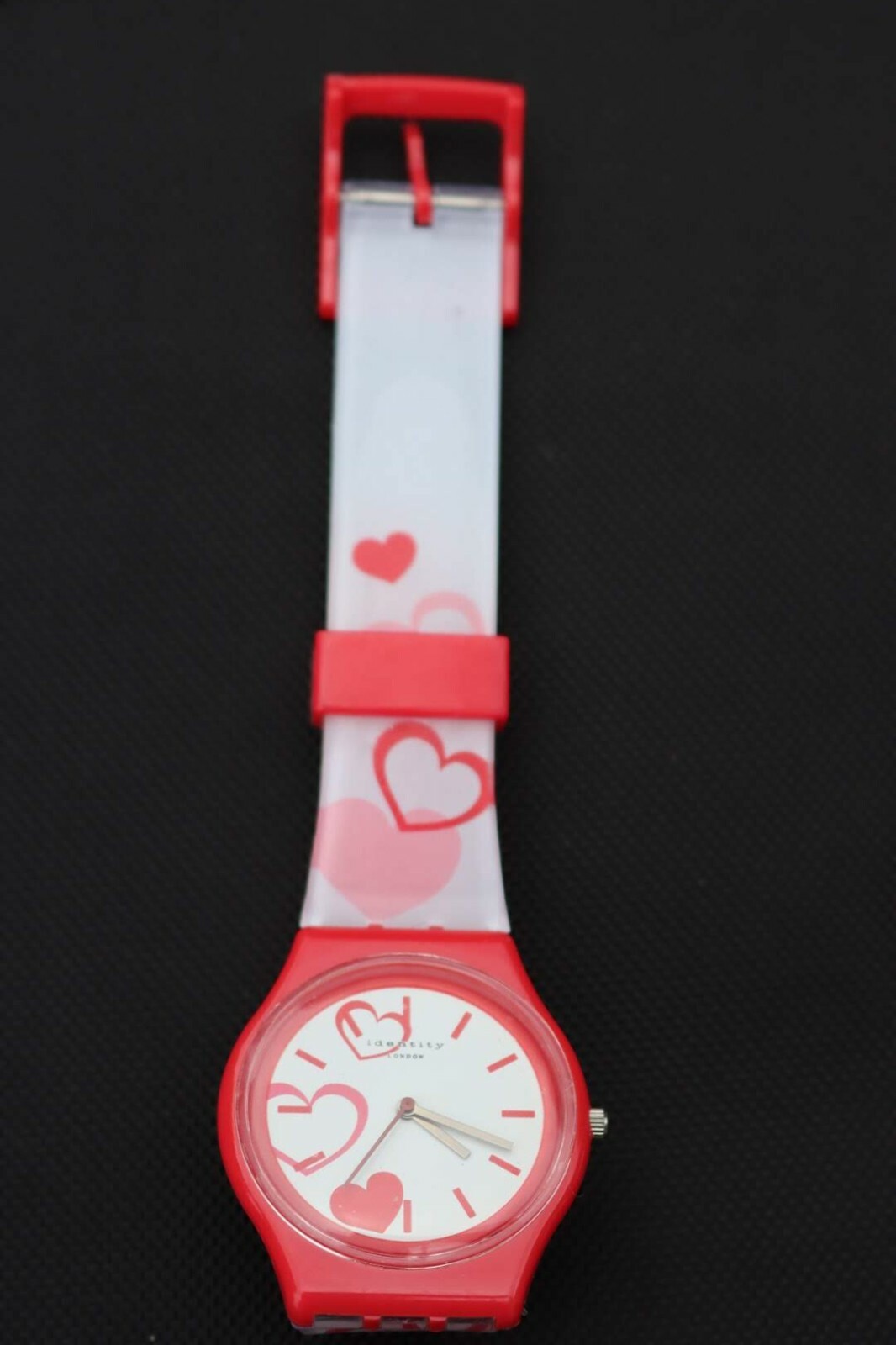 IDENTITY LONDON RED 7 WHITE CHILDRENS HEART BRACELET WATCH