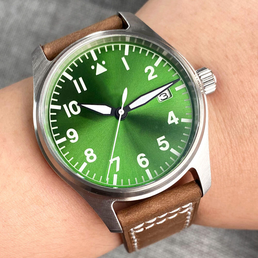 39mm Green Sunburst Dial 20ATM Brushed Luminous NH35A Men Watch Sapphire Glass
