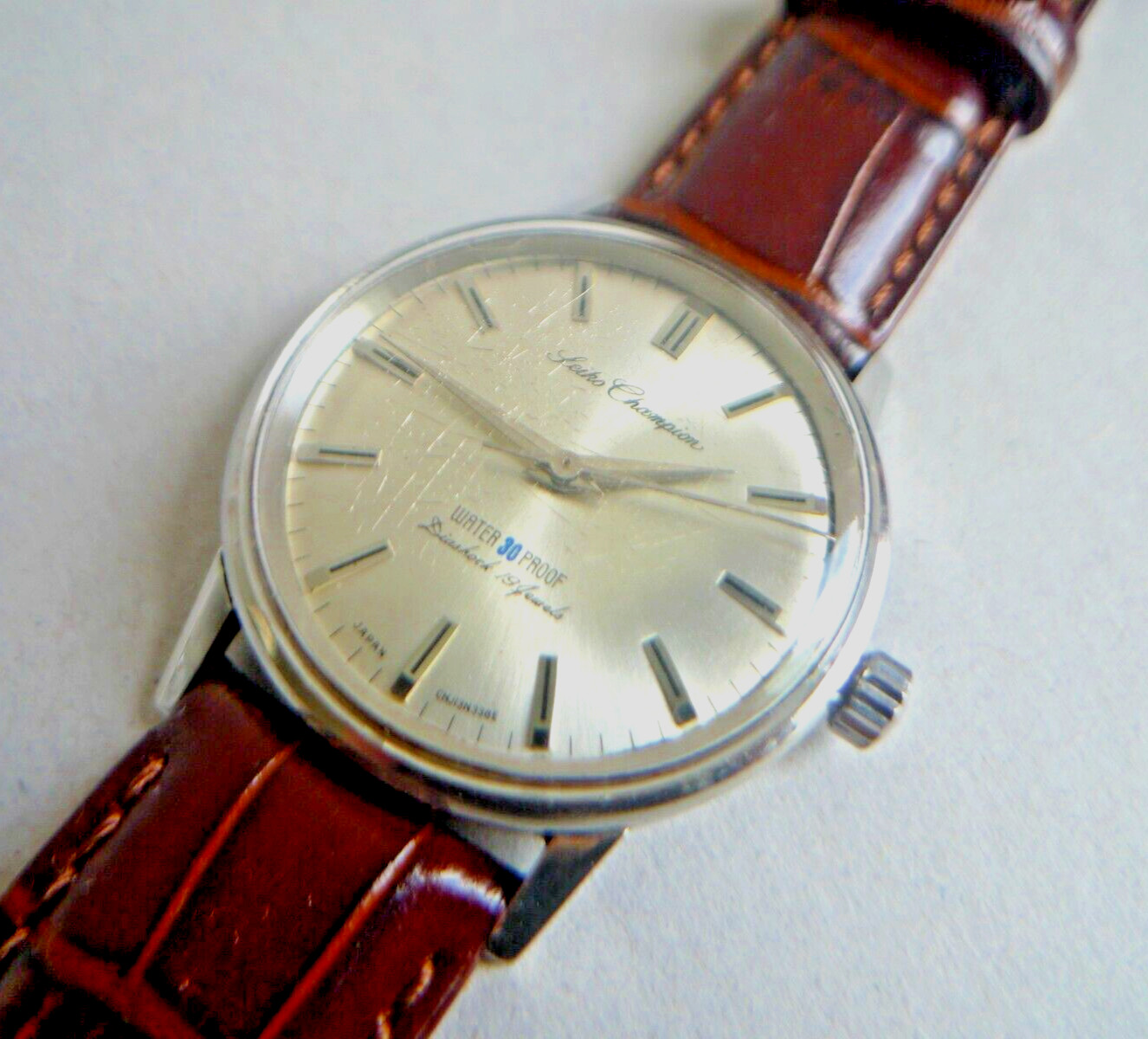 Great Condition ! SEIKO CHAMPION DIASHOCK 19-JEWELS Vintage Watch