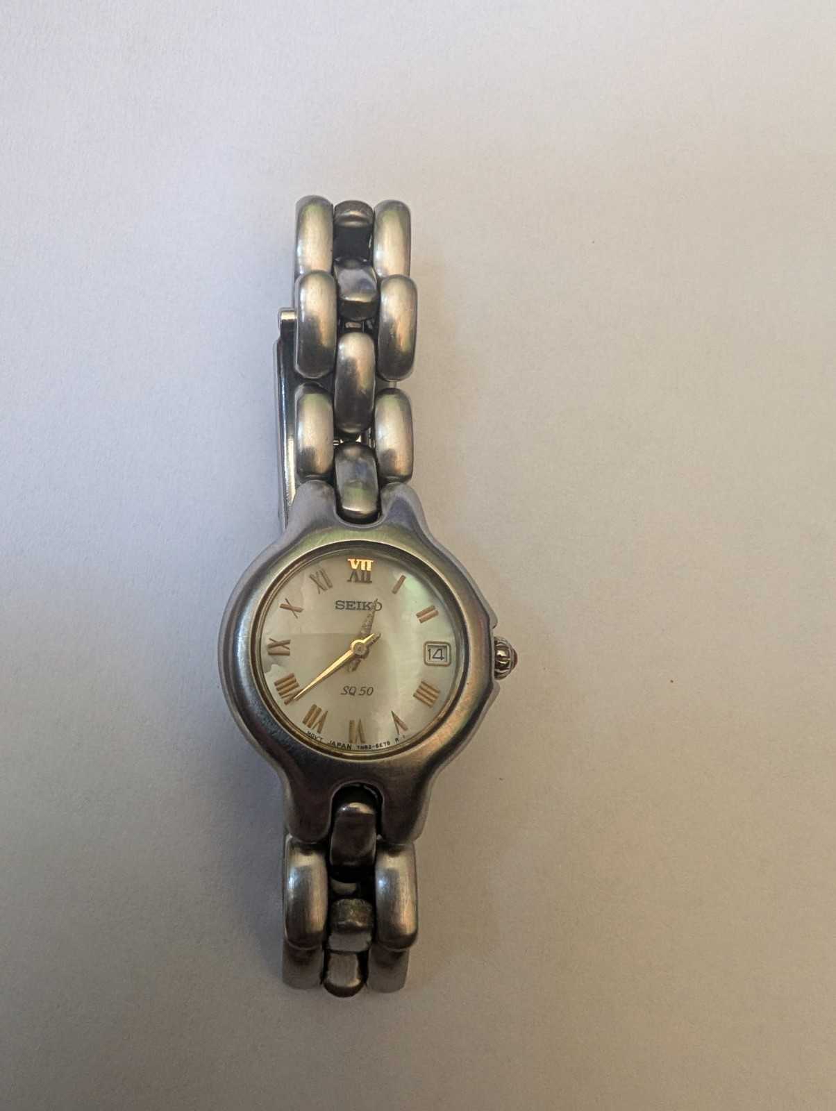 Seiko 7N82-6D19 Vivace Ladies Mother Of Pearl Dial 24mm Watch Works New Battery