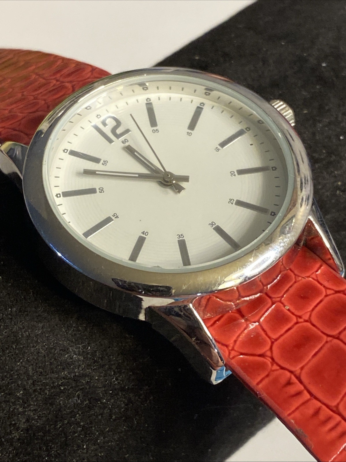 Women’s WATCH JAPAN MOVEMENT One Piece Band New Battery