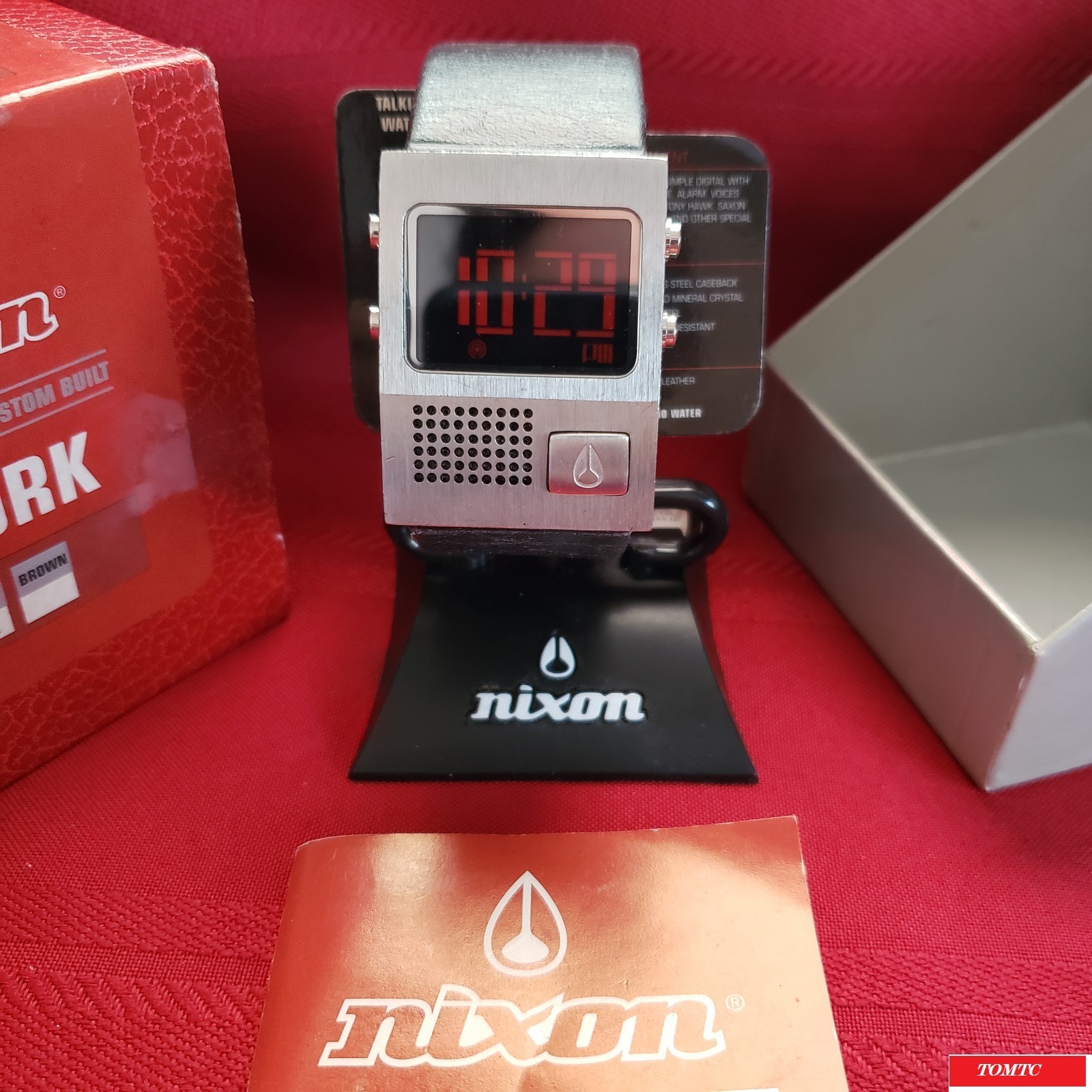 Nixon “The Dork” (Black) China Movement w/ Original Box & Stand & Manual [4C]