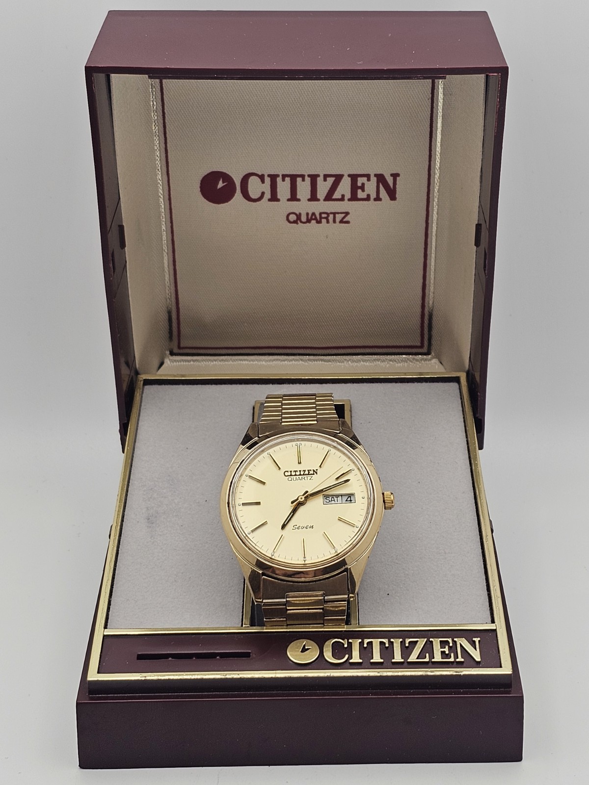 Vintage 1981 Citizen “SEVEN” Classic Men Daydate Analog Quartz Watch Goldtone 👀
